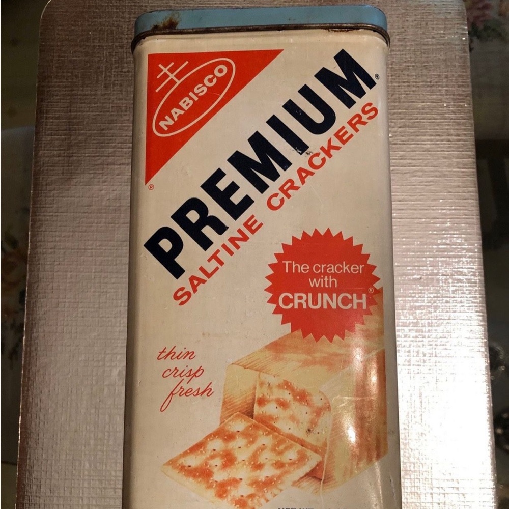 Antique Nabisco Saltine Cracker Tin
